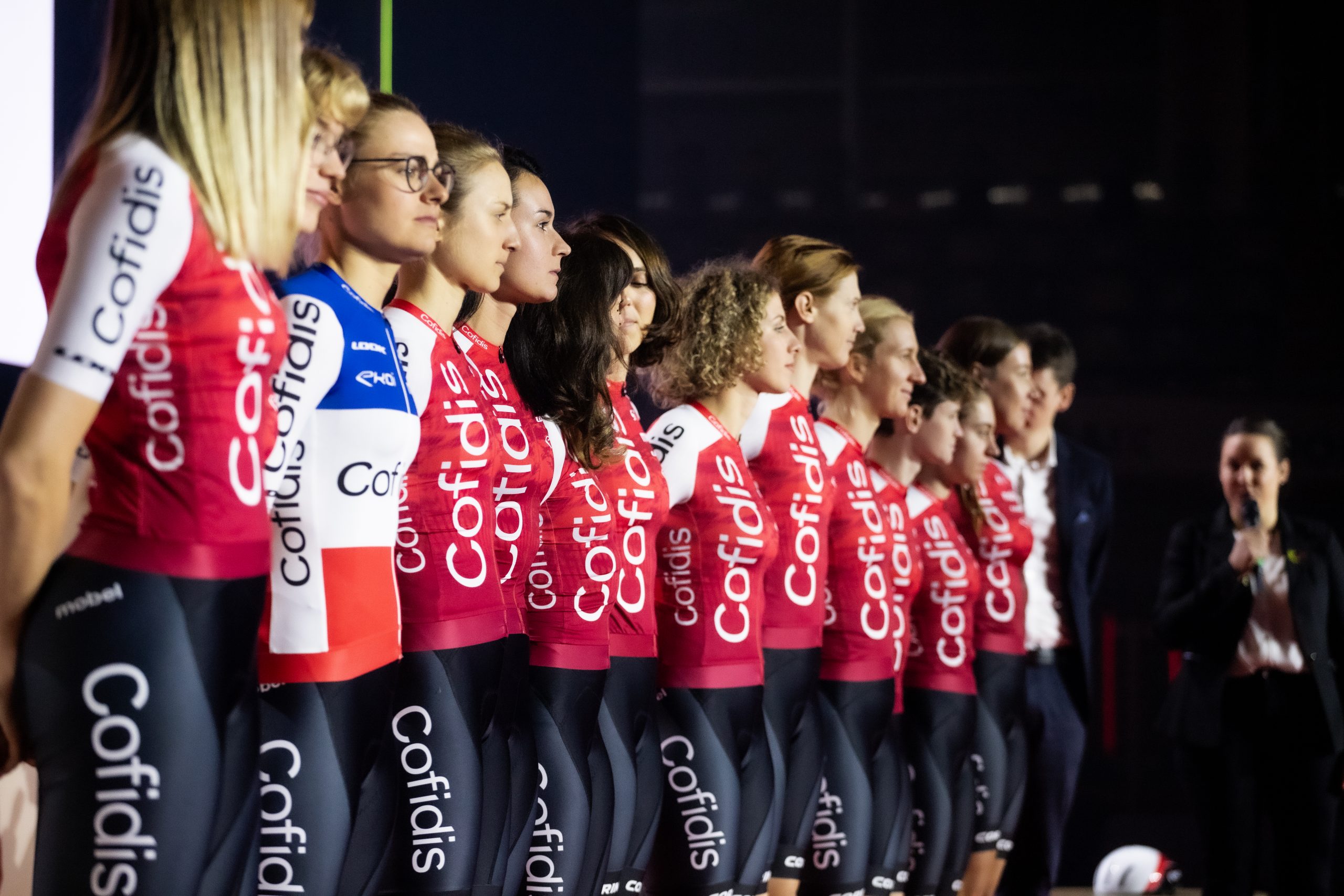 Équipe féminine cycliste COFIDIS 2024 au STAB vélodrome
